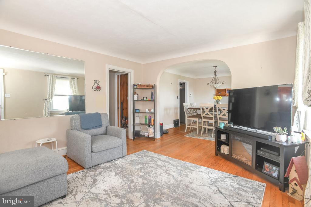 107 Boxwood Road Wilmington, DE 19804 - Photo 3 of 21 Living Room into Dining Room