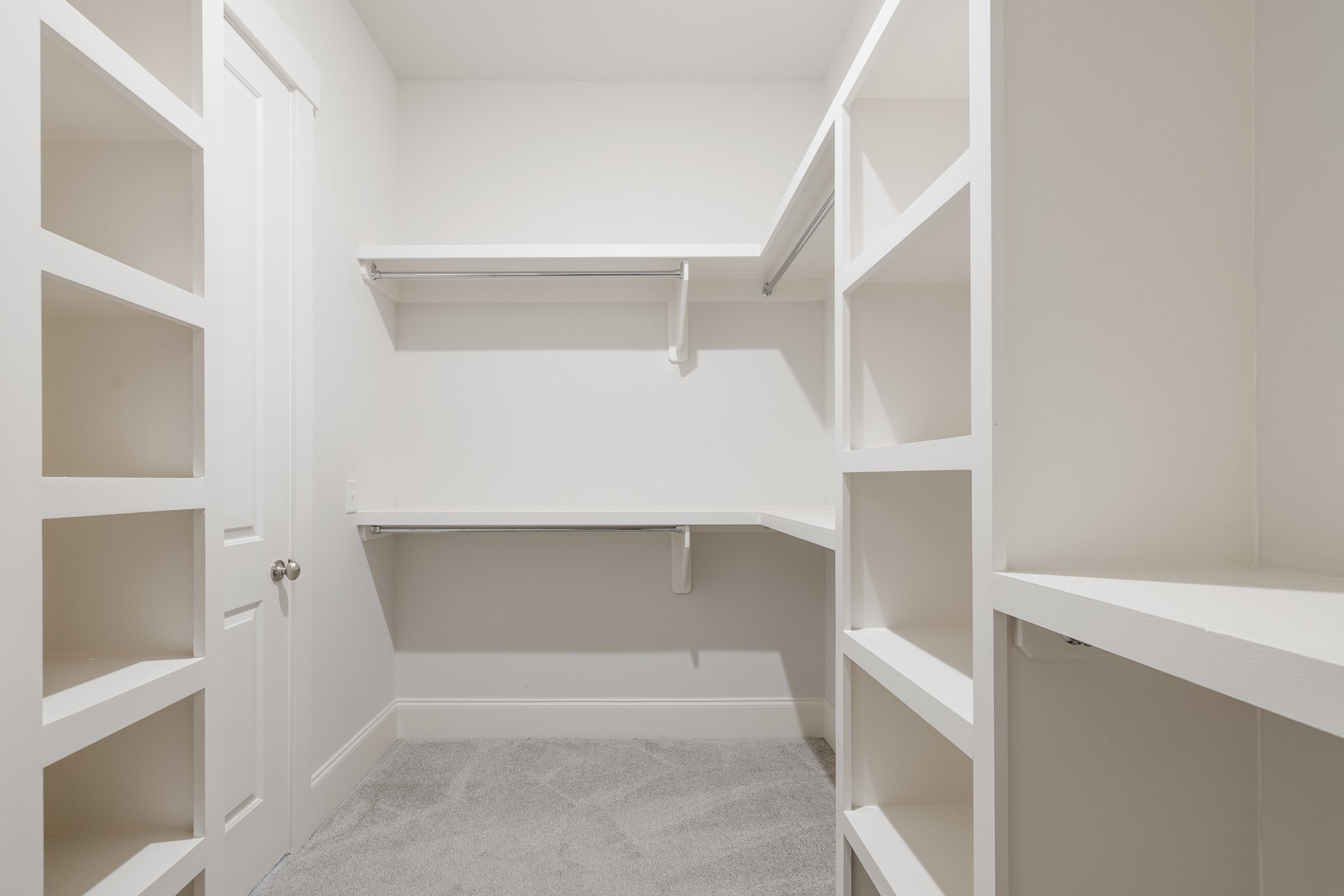 5543 Knob Road Nashville, TN 37209 - Photo 40 of 64 a view of an empty walk in closet