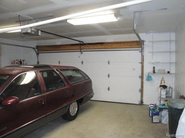 1380 Hemingway Road Lake Orion, MI 48360 - Photo 12 of 17 Garage #1.jpg