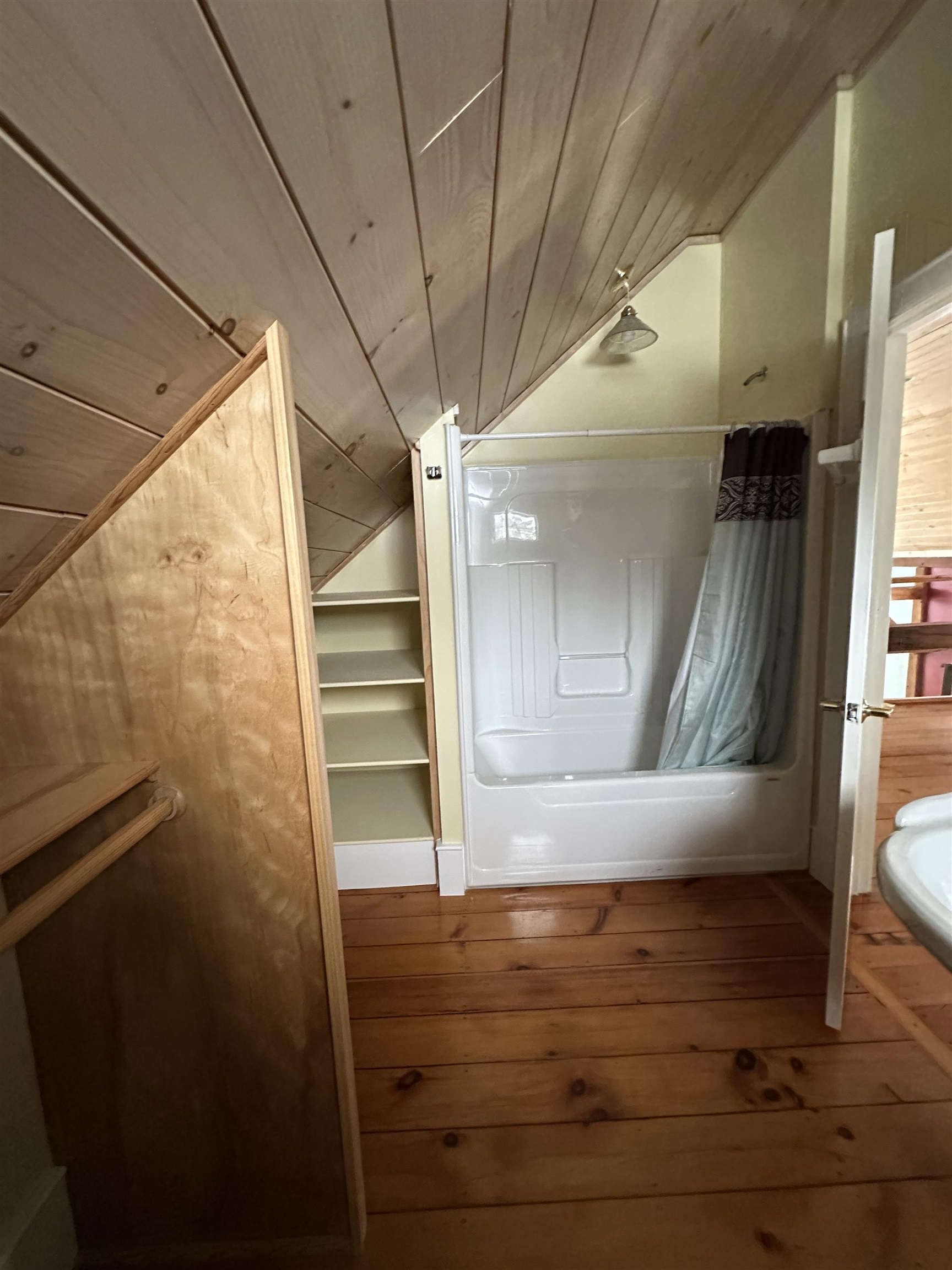 2112 Middle Road Salisbury, VT 05769 - Photo 17 of 55