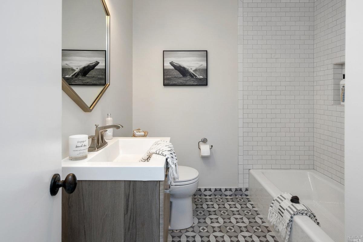 8 Lakeside Drive Corte Madera, CA 94925 - Photo 14 of 22