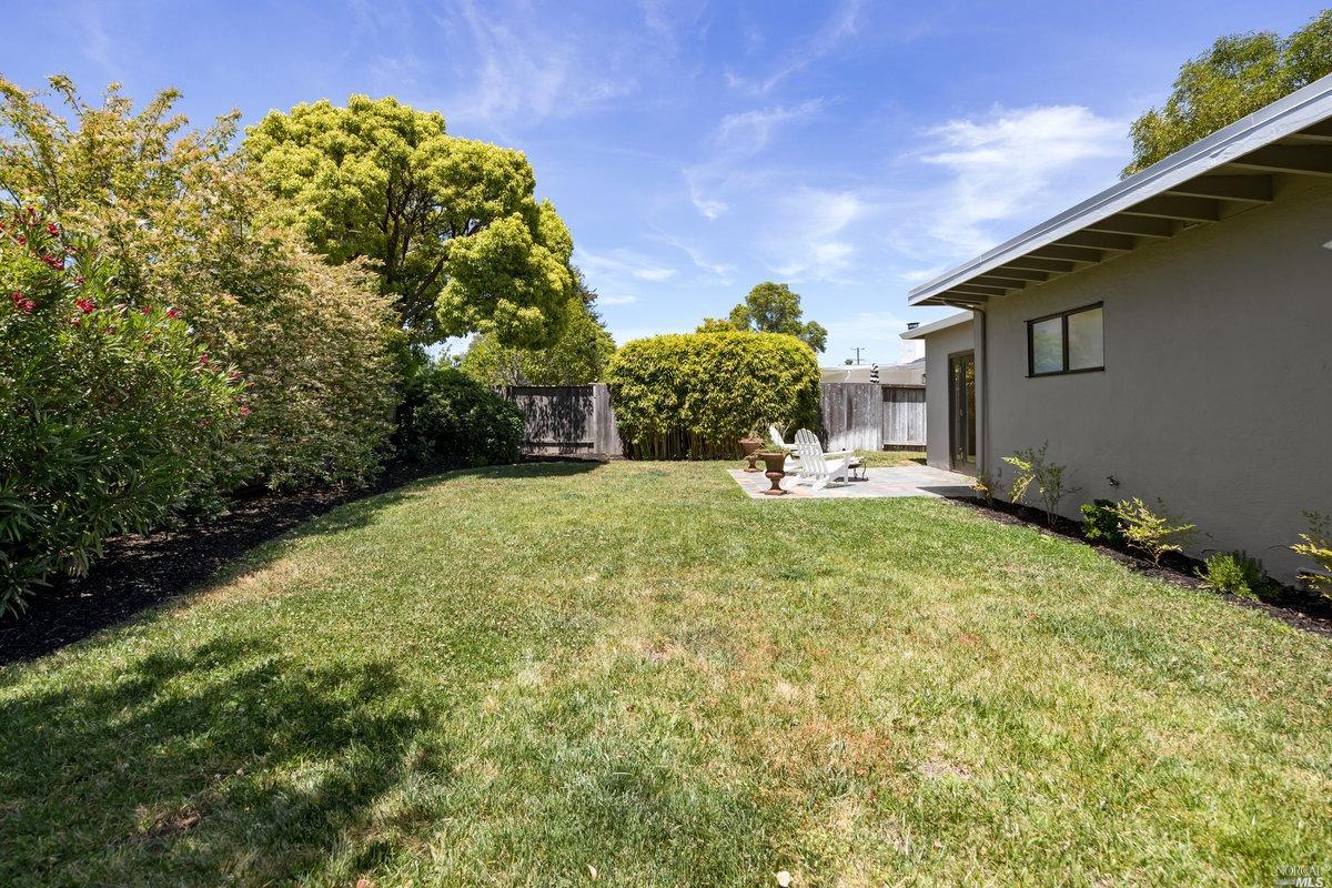 8 Lakeside Drive Corte Madera, CA 94925 - Photo 20 of 22