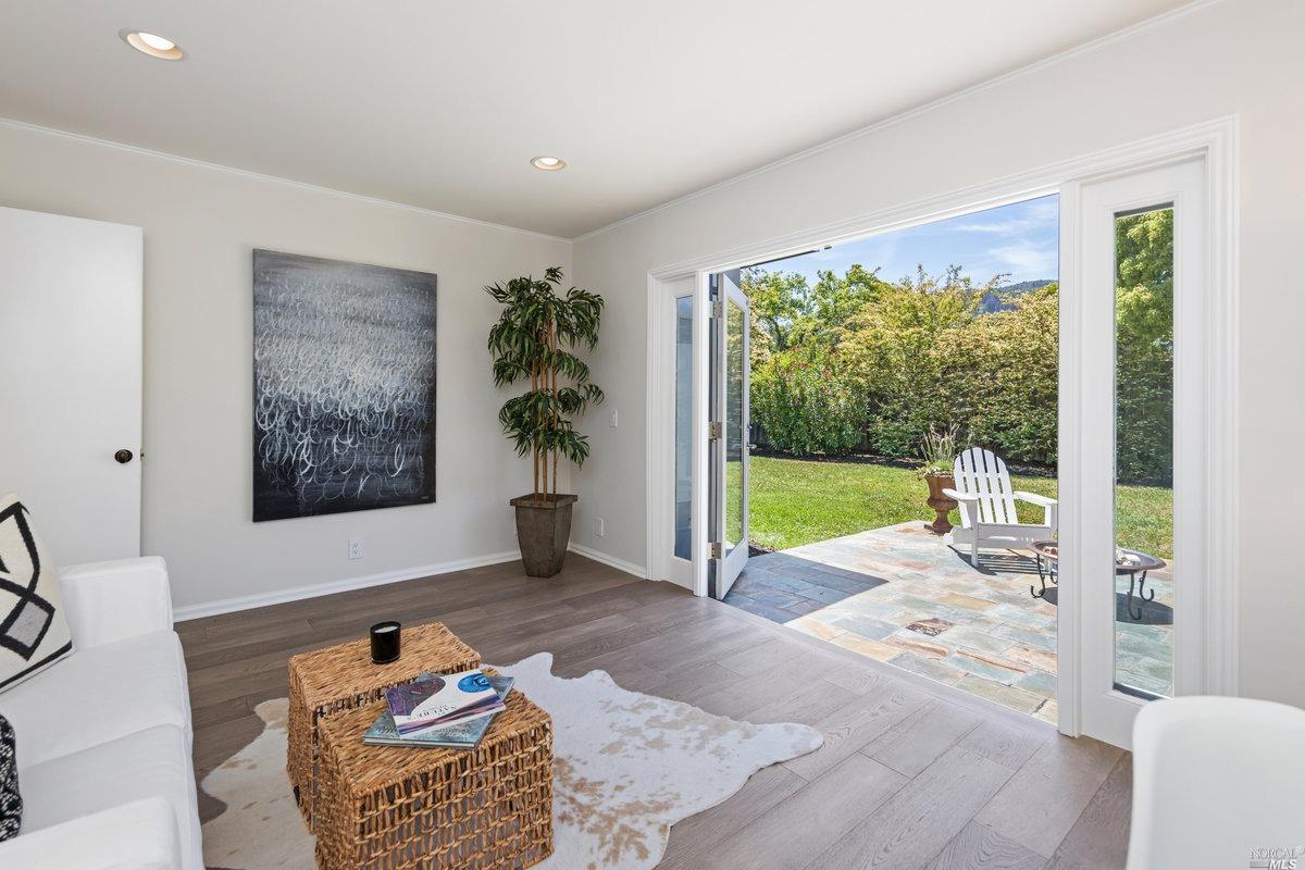 8 Lakeside Drive Corte Madera, CA 94925 - Photo 3 of 22