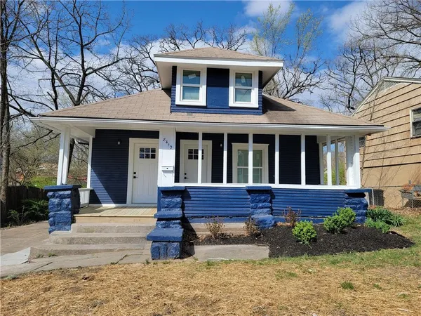 $215,000 | 8410 Olive Street, Kansas City, MO 64132