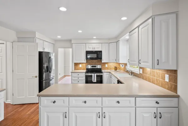 $755,900 | 815 Shady Bluff Trail, Clarksville, TN 37043