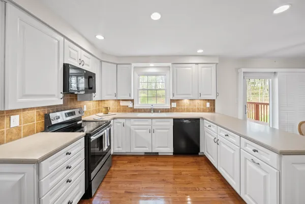 $755,900 | 815 Shady Bluff Trail, Clarksville, TN 37043