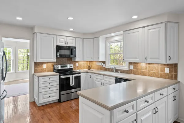 $755,900 | 815 Shady Bluff Trail, Clarksville, TN 37043