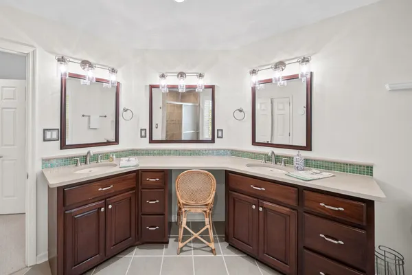 $755,900 | 815 Shady Bluff Trail, Clarksville, TN 37043