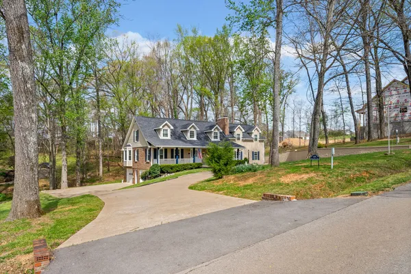 $755,900 | 815 Shady Bluff Trail, Clarksville, TN 37043