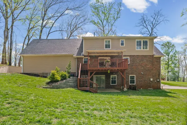 $755,900 | 815 Shady Bluff Trail, Clarksville, TN 37043