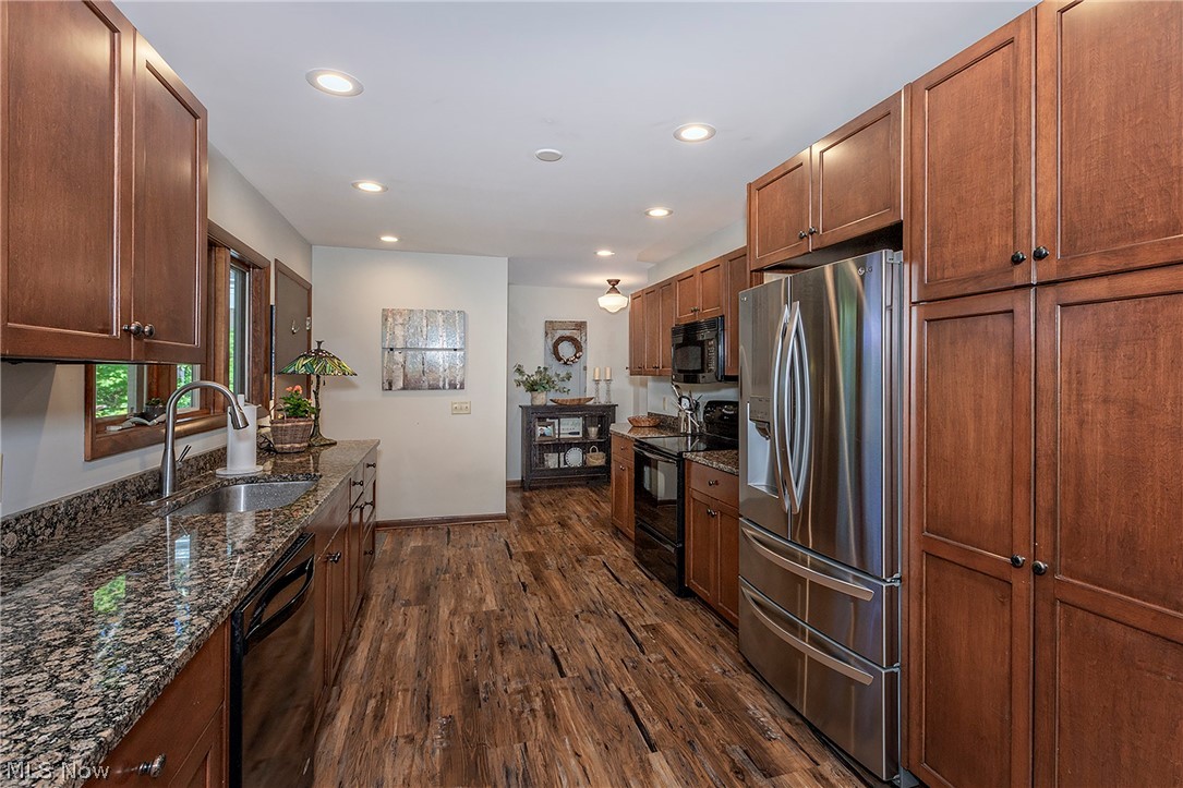 15880 Laurel Road Chagrin Falls, OH 44022 - Photo 8 of 28