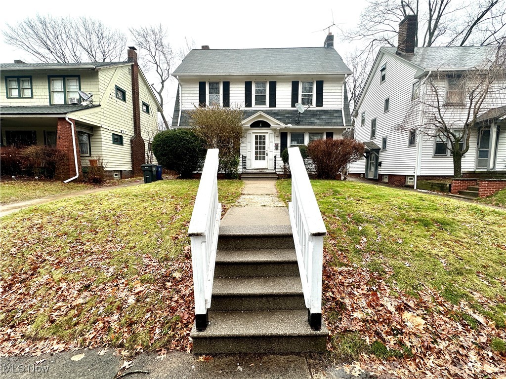 1665 Cumberland Road Cleveland, OH 44118 - Photo 1 of 27 Gallery Image 1