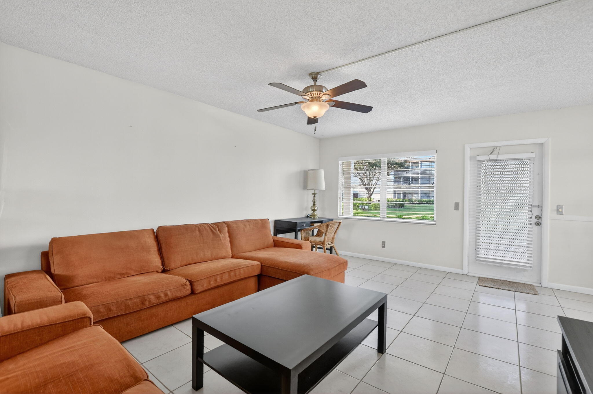 52 Mansfield B, Unit B Boca Raton, FL 33434 - Photo 7 of 49 7-web-or-mls-DSC_3541