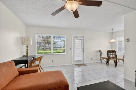 $105,000 | 52 Mansfield B, Unit B, Boca Raton, FL 33434