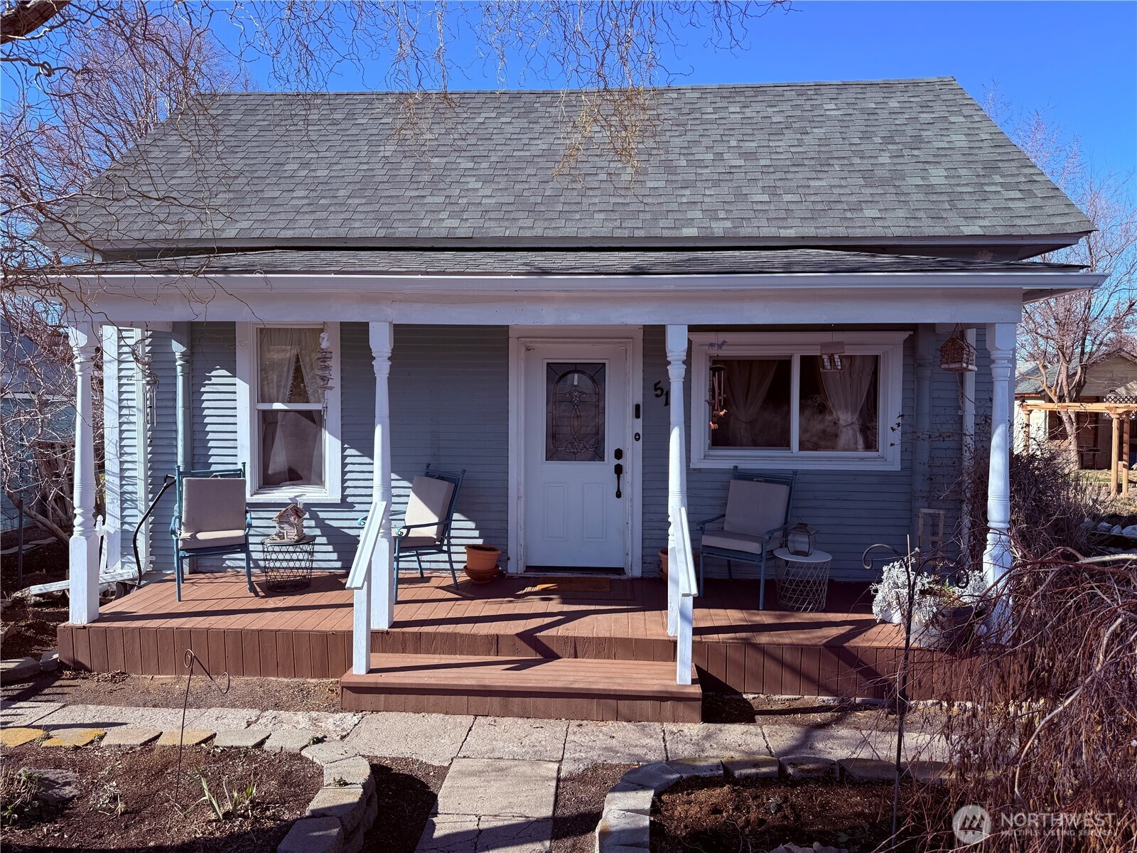 514 South Division Street Odessa, WA 99159 - Photo 1 of 40 a view of a house with backyard porch and patio