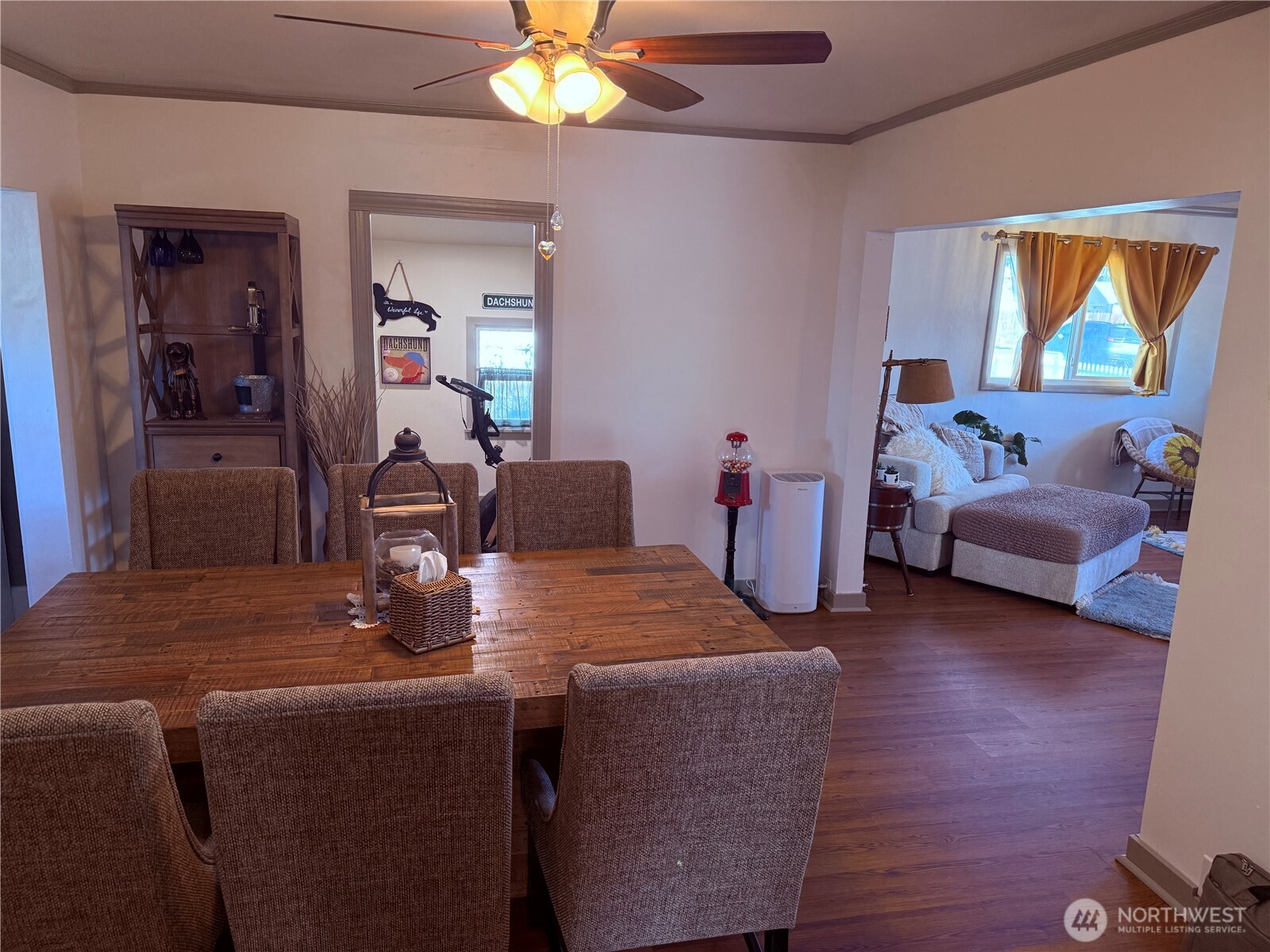 514 South Division Street Odessa, WA 99159 - Photo 9 of 40 a living room with furniture and a chandelier