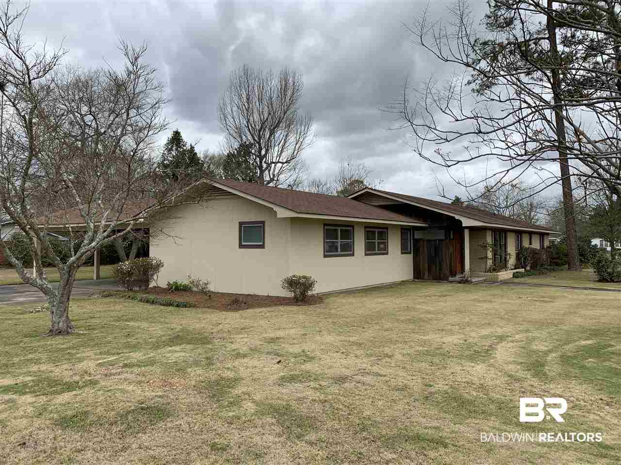 402 Beck Street Atmore, AL 36502 - Photo 3 of 21