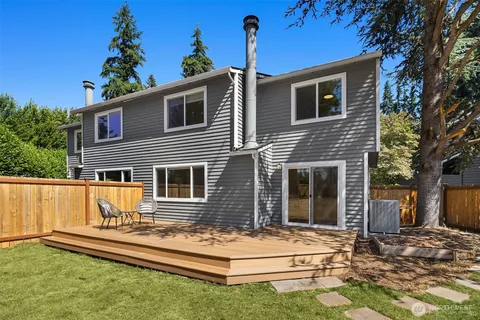 $935,000 | 13216 Northeast 139th Place, Kirkland, WA 98034