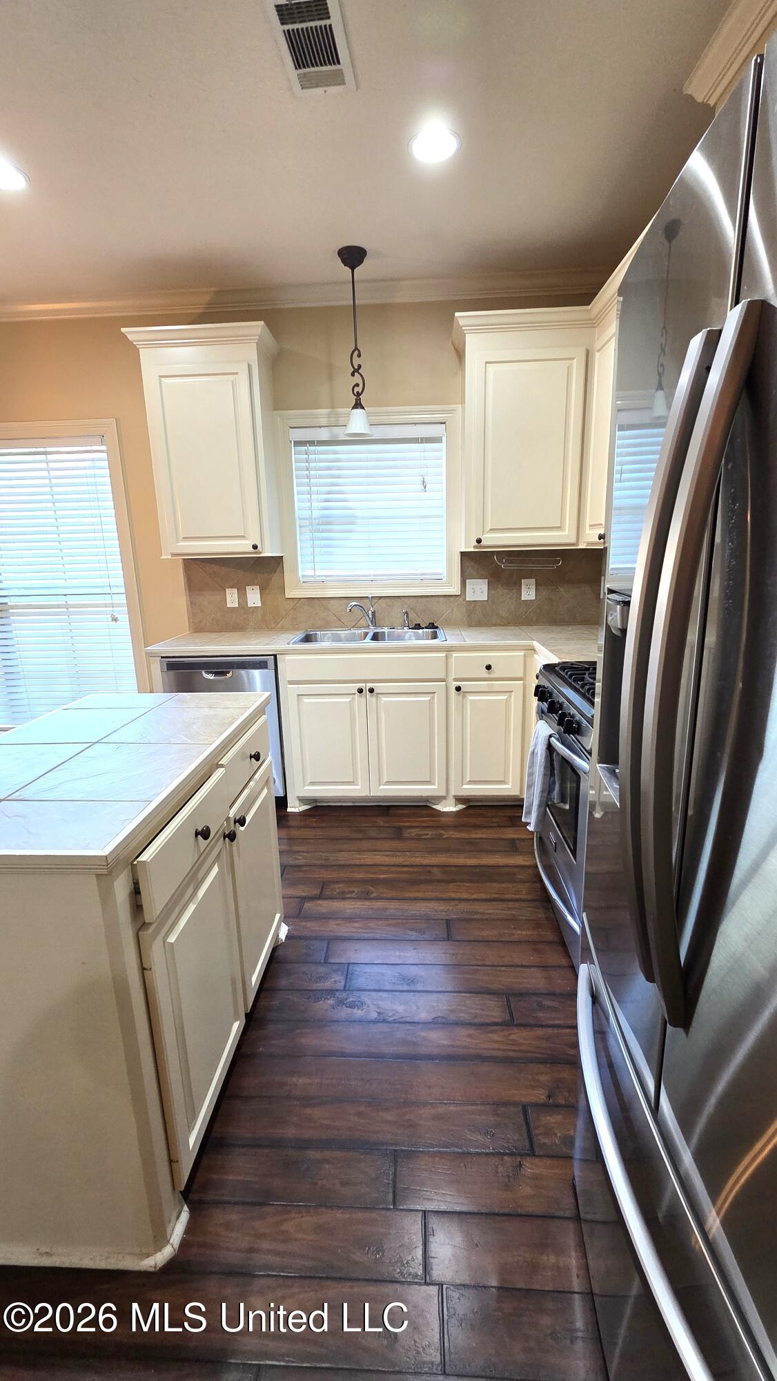 124 Cowles Creek Road Clinton, MS 39056 - Photo 8 of 42 KITCHEN