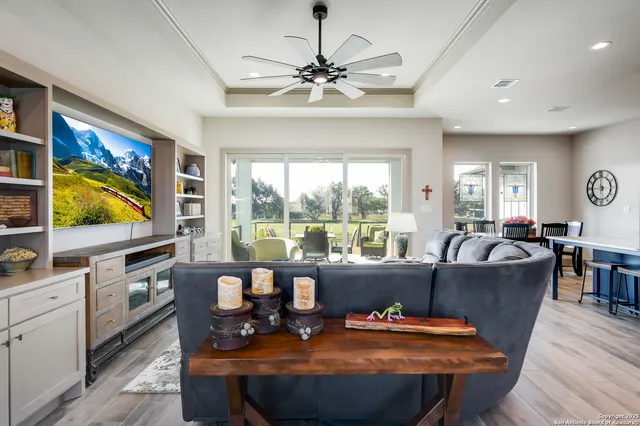 $585,000 | 119 Hiram Cook, Blanco, TX 78606