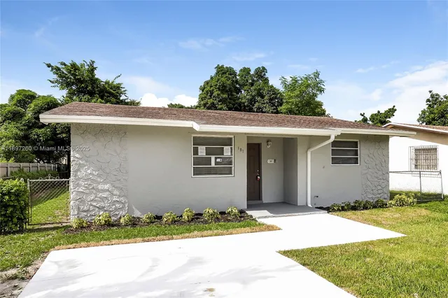 $2,995 | 381 Northeast 164th Street, Miami, FL 33162