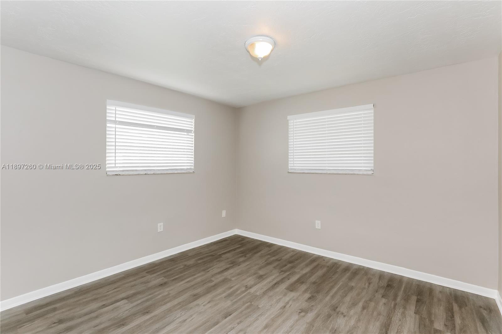 381 Northeast 164th Street Miami, FL 33162 - Photo 11 of 16