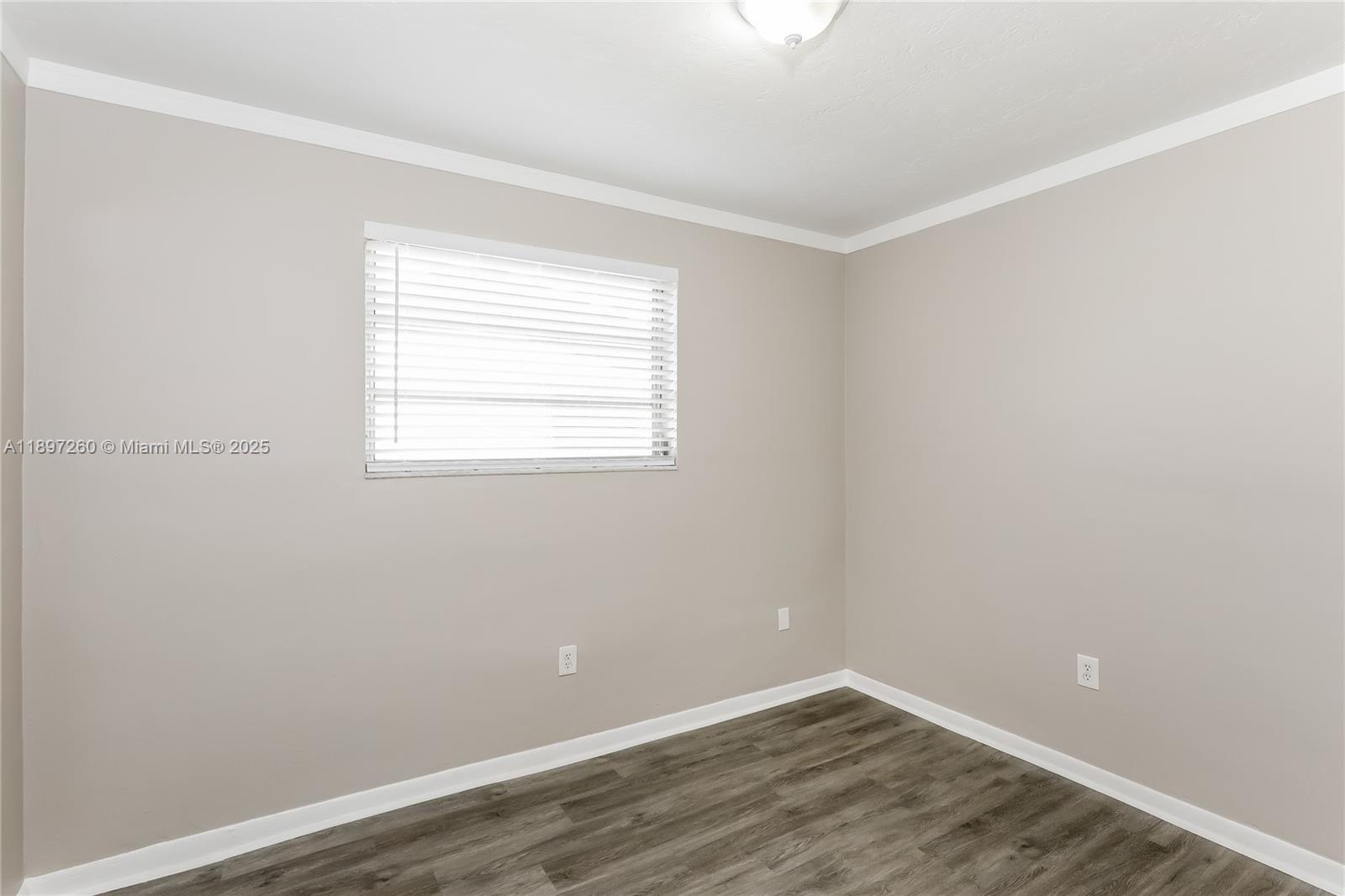 381 Northeast 164th Street Miami, FL 33162 - Photo 13 of 16