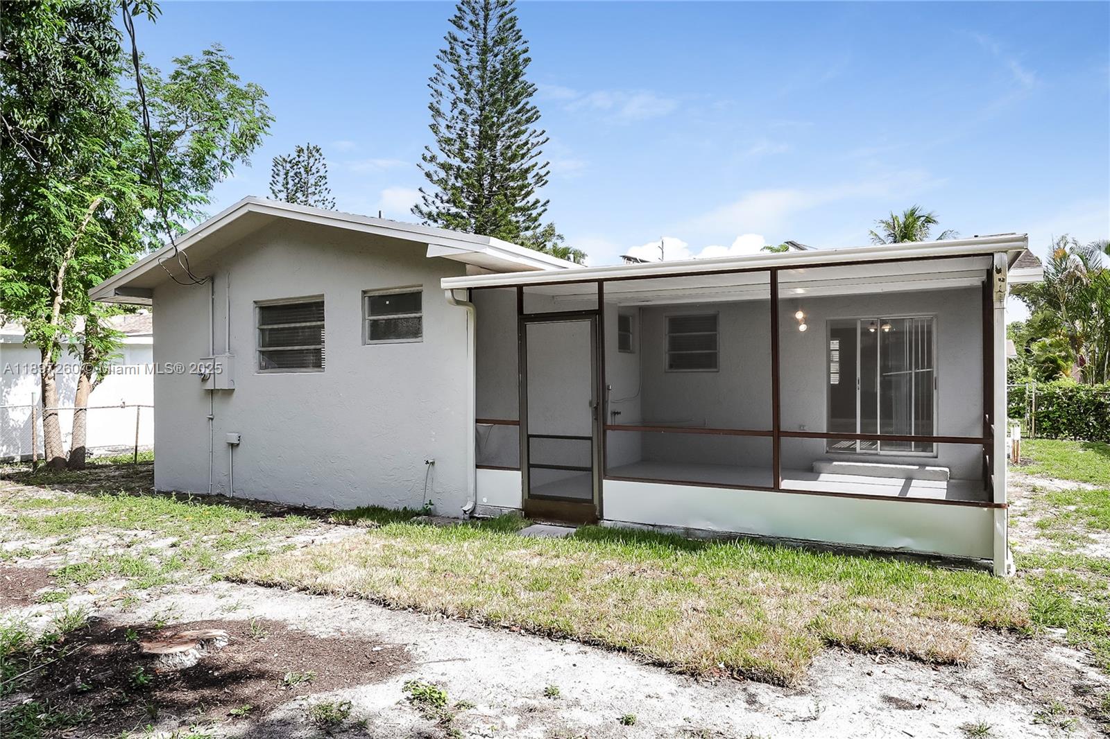 381 Northeast 164th Street Miami, FL 33162 - Photo 15 of 16