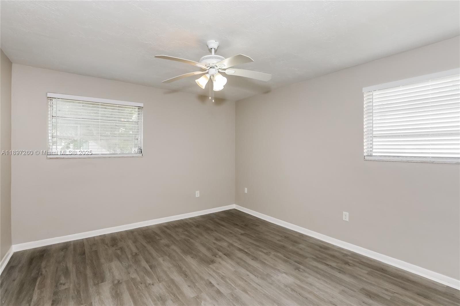 381 Northeast 164th Street Miami, FL 33162 - Photo 8 of 16