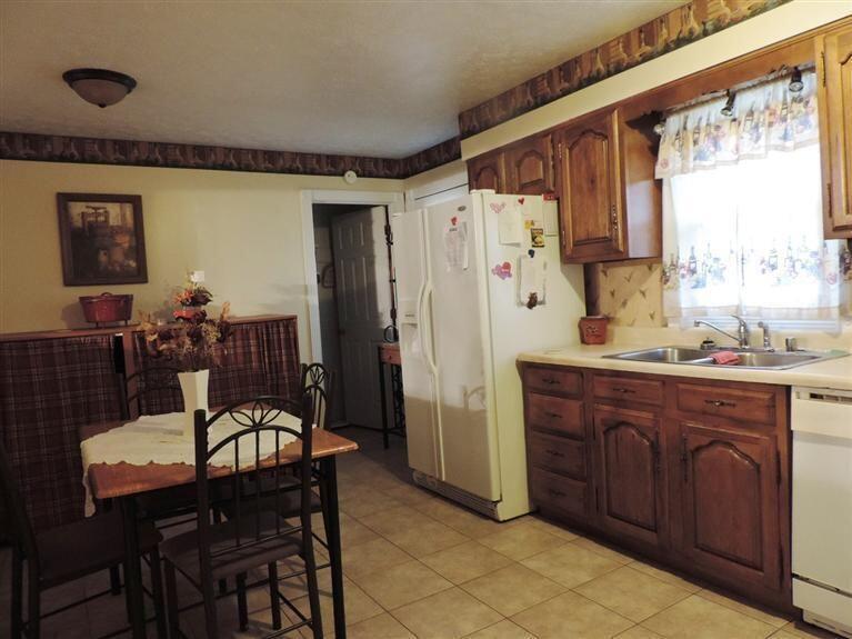 752 Parks Ridge Road Russell Springs, KY 42642 - Photo 6 of 22 20220504175241933681000000-o