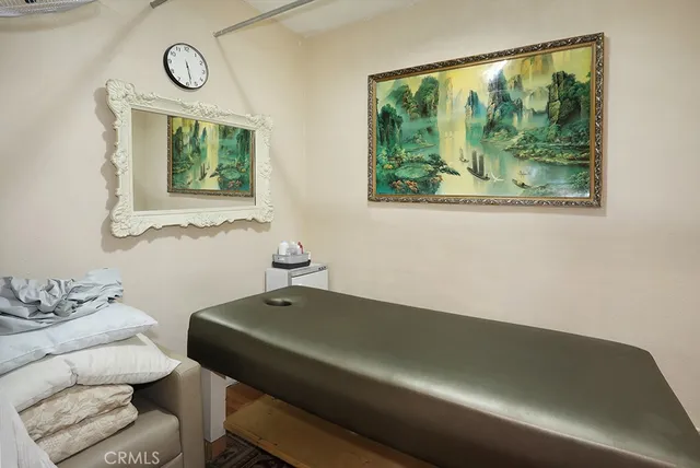 $2,990,000 | 17185 Pacific Coast Highway, Huntington Beach, CA 90742