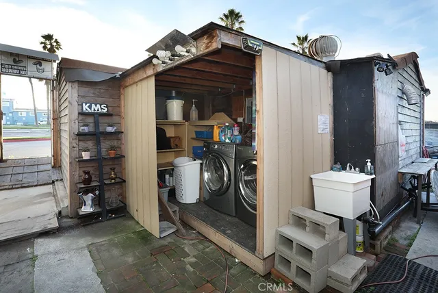 $2,990,000 | 17185 Pacific Coast Highway, Huntington Beach, CA 90742