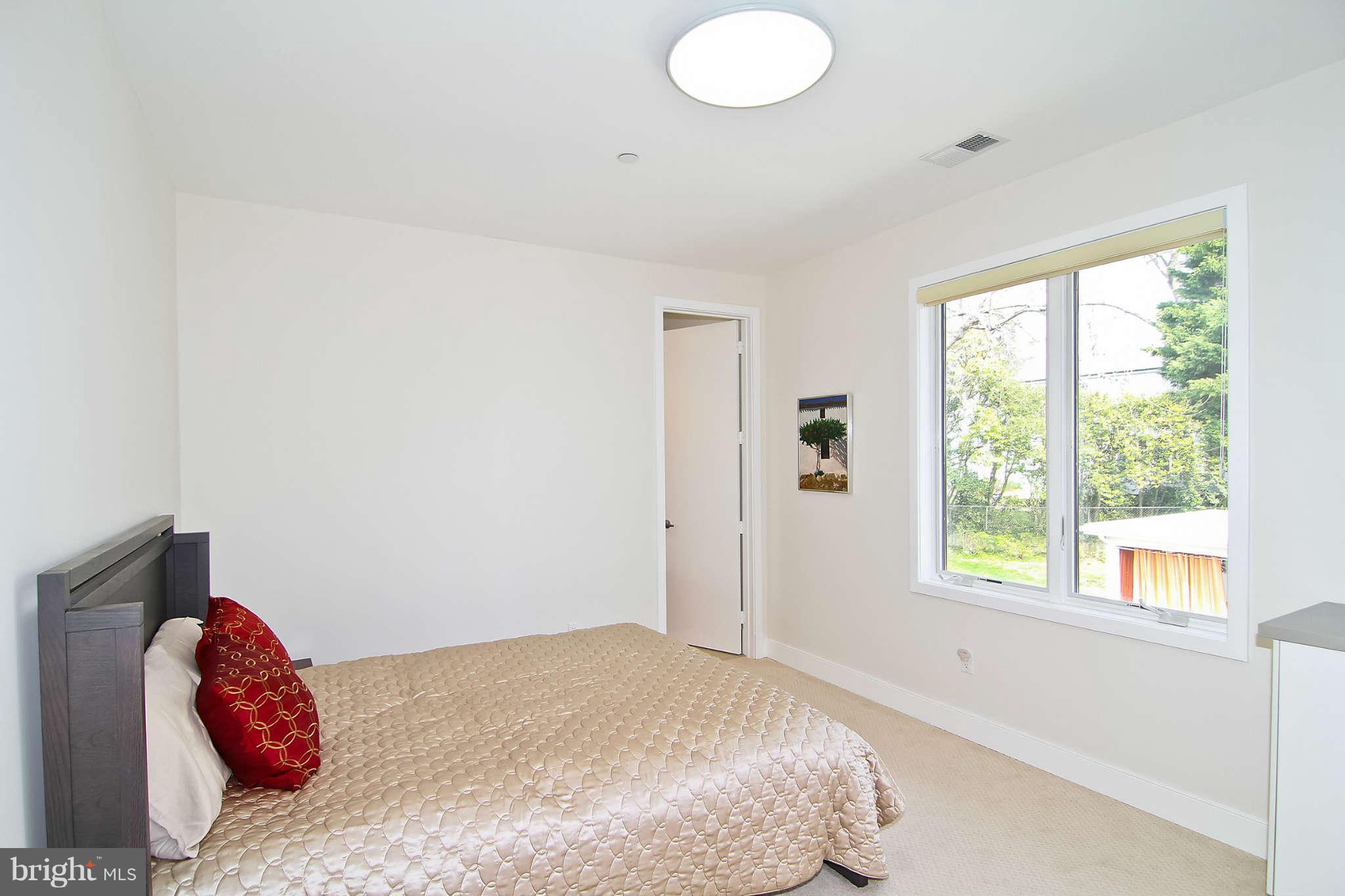 5610 Warwick Place Chevy Chase, MD 20815 - Photo 18 of 30 Second en-suite bedroom