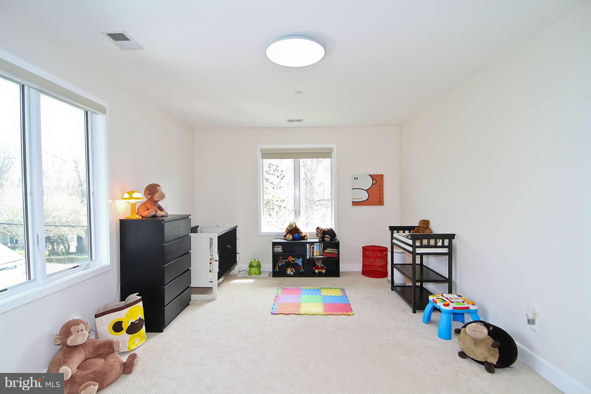 5610 Warwick Place Chevy Chase, MD 20815 - Photo 20 of 30 Second en-suite bedroom