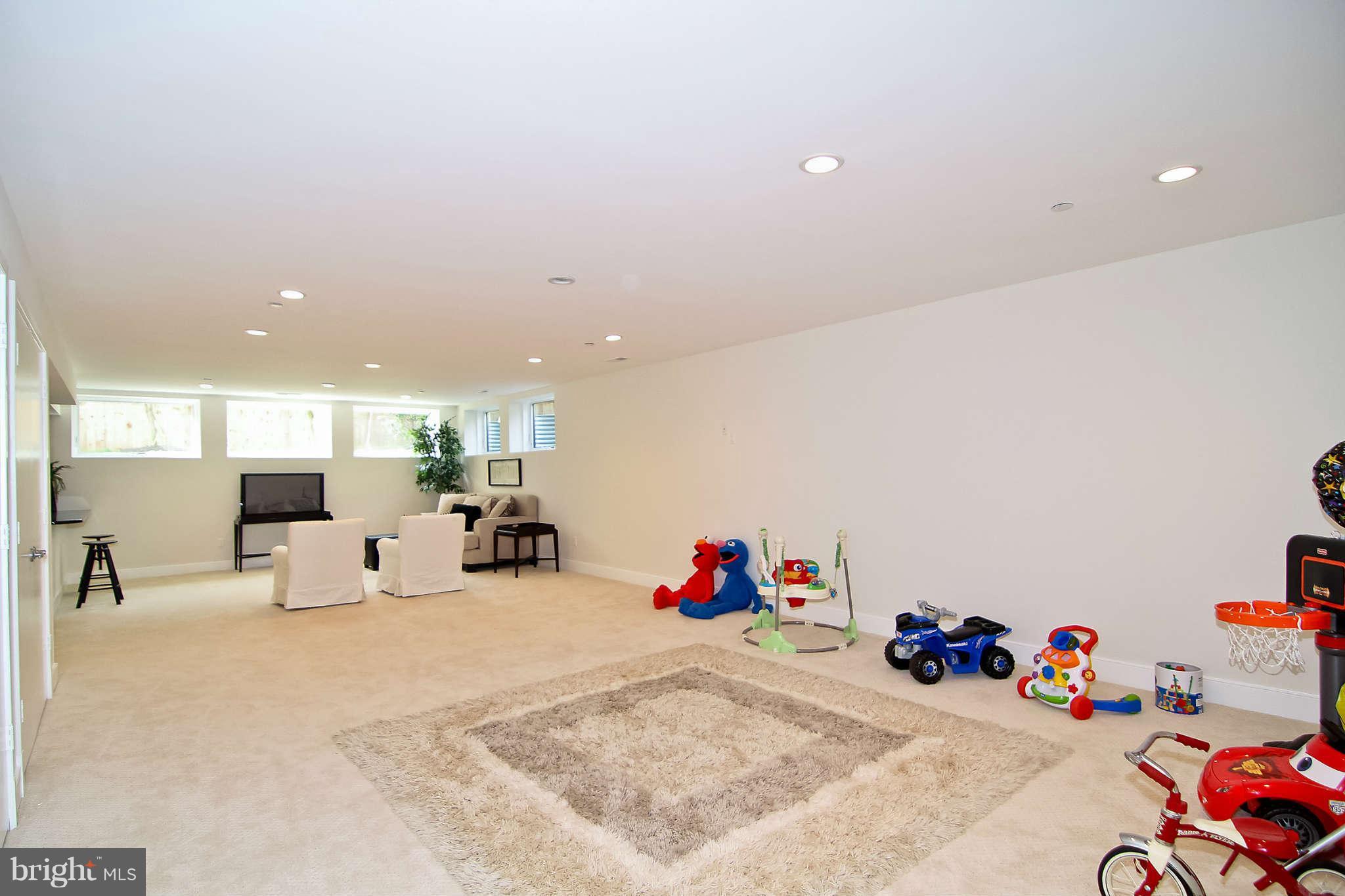 5610 Warwick Place Chevy Chase, MD 20815 - Photo 27 of 30 large play space
