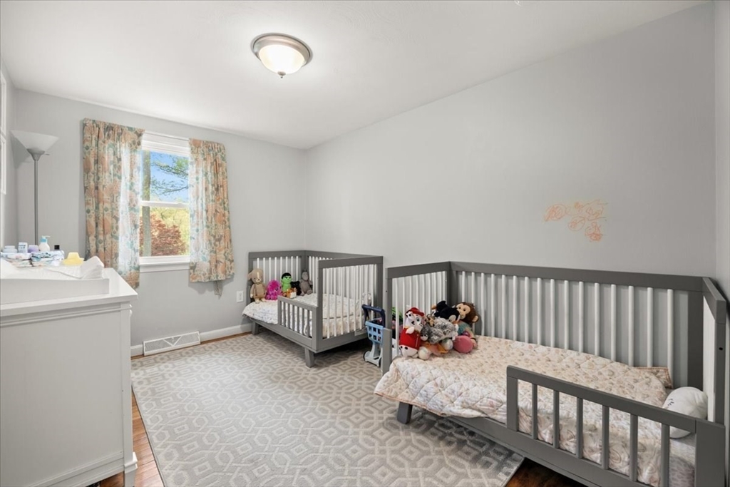 17 East Boundary Road Pembroke, MA 02359 - Photo 10 of 34