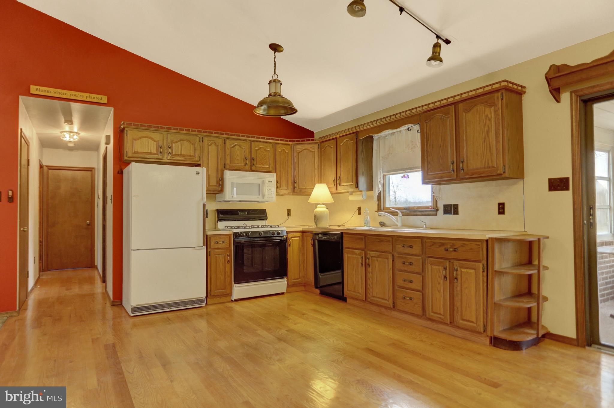 880 Bucks Valley Road Newport, PA 17074 - Photo 4 of 22 Gallery Image 4