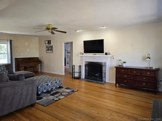 $3,400 | 856 Shagbark Drive, Orange, CT 06477