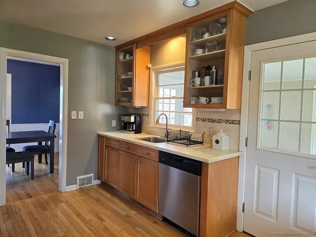 $3,400 | 856 Shagbark Drive, Orange, CT 06477