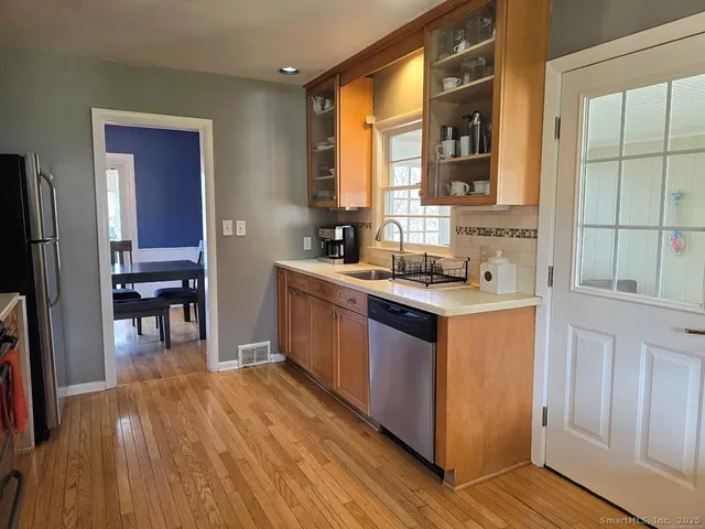 $3,400 | 856 Shagbark Drive, Orange, CT 06477