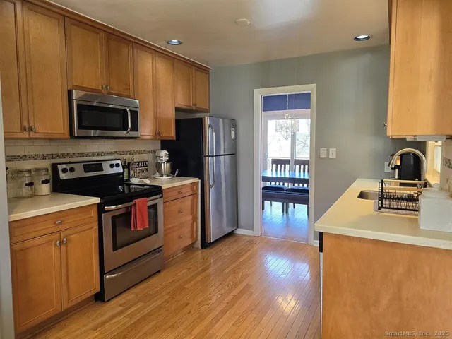 $3,400 | 856 Shagbark Drive, Orange, CT 06477