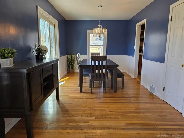 $3,400 | 856 Shagbark Drive, Orange, CT 06477