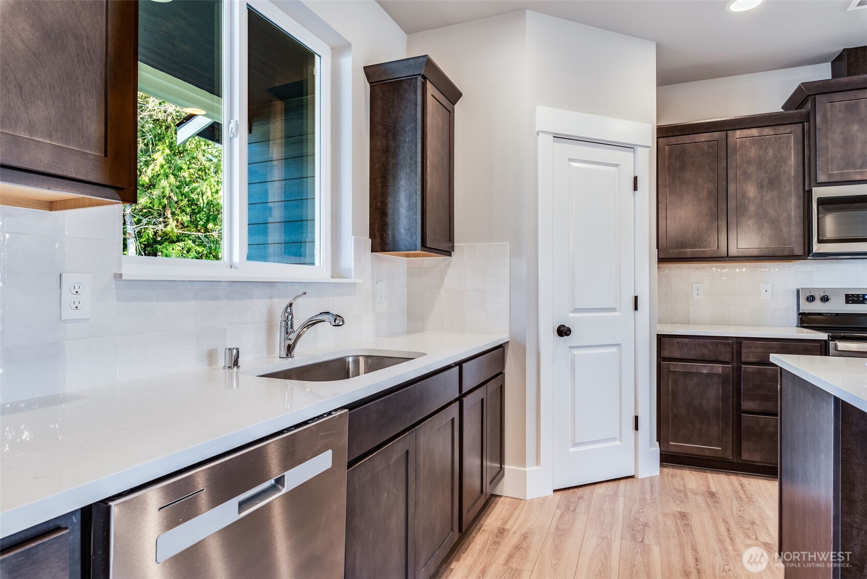 716 Tipsoo Loop South Rainier, WA 98576 - Photo 13 of 36