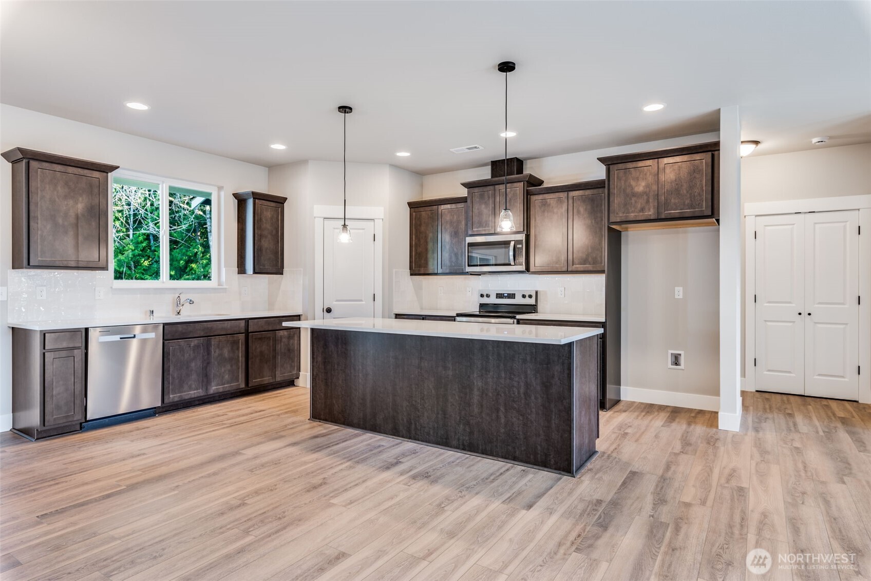 716 Tipsoo Loop South Rainier, WA 98576 - Photo 10 of 36