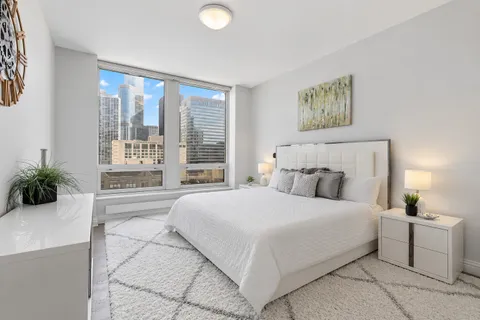 $999,500 | 55 East Erie Street, Unit 1705, Chicago, IL 60611