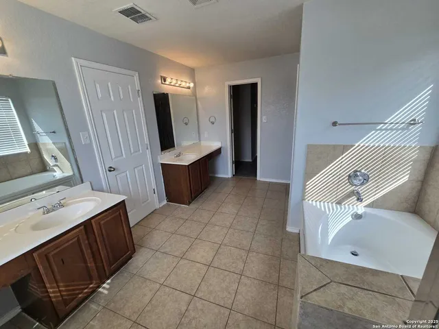 $1,850 | 4514 Cerca Royale, San Antonio, TX 78251