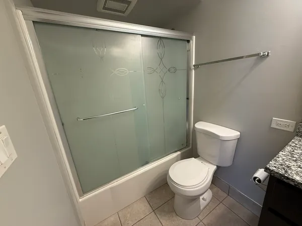 $1,975 | 420 74th Street, Unit 204, Downers Grove, IL 60516