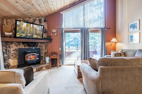 $739,000 | 2112 Meridian Boulevard, Unit 7, Mammoth Lakes, CA 93546