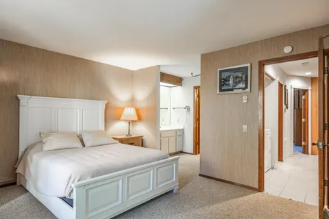 $739,000 | 2112 Meridian Boulevard, Unit 7, Mammoth Lakes, CA 93546