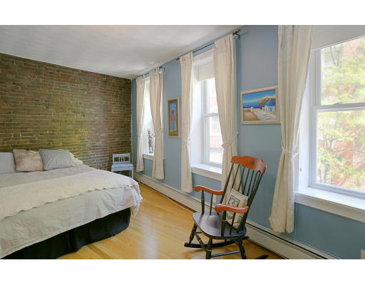 32 Charter Street, Unit 2 Boston, MA 02113 - Photo 4 of 5 Gallery Image 4